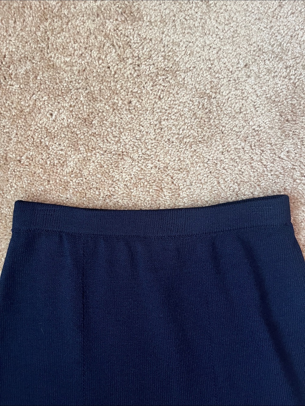 St. John Santana Knit Skirt - Picture 2 of 6